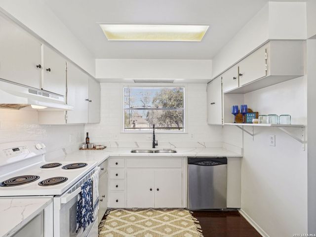 850 Riviera Drive, Canyon Lake, TX 78133