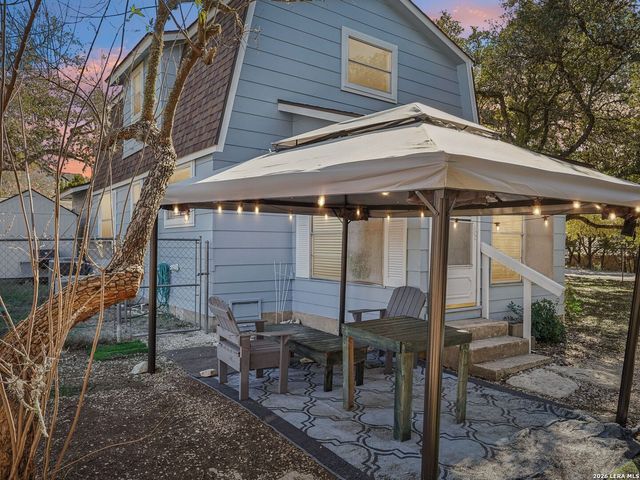 850 Riviera Drive, Canyon Lake, TX 78133