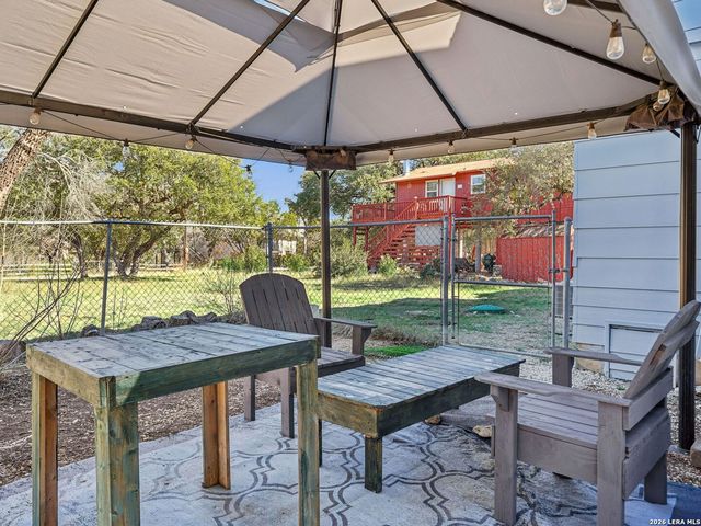 850 Riviera Drive, Canyon Lake, TX 78133