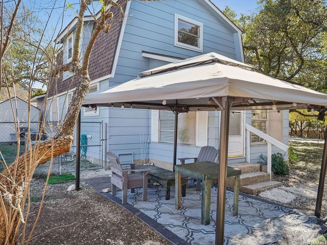 850 Riviera Drive, Canyon Lake, TX 78133