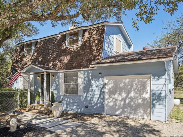 850 Riviera Drive, Canyon Lake, TX 78133