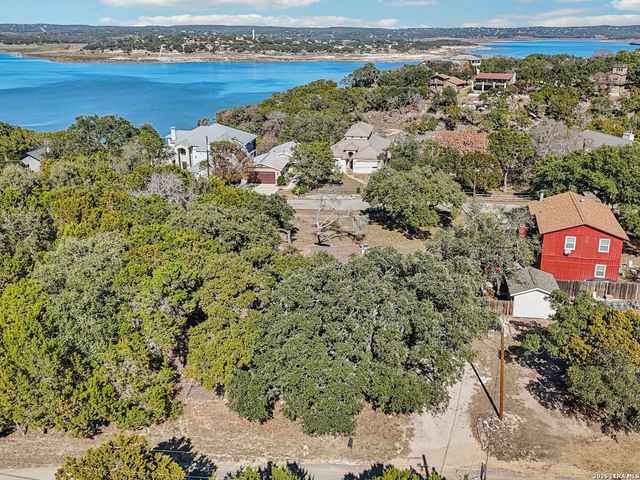 850 Riviera Drive, Canyon Lake, TX 78133