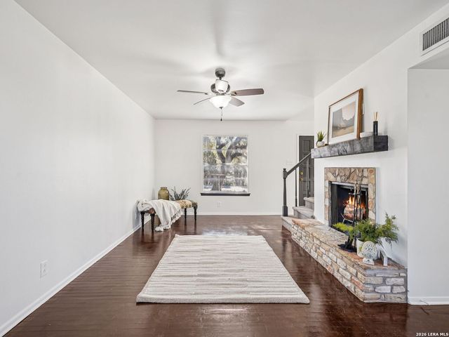 850 Riviera Drive, Canyon Lake, TX 78133