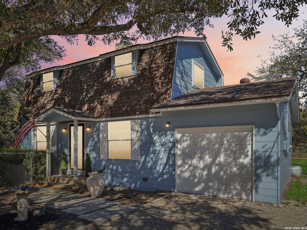 850 Riviera Drive, Canyon Lake, TX 78133