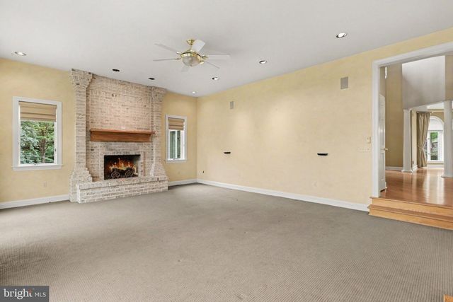 2394 FOREST HILLS DR, Harrisburg, PA 17112