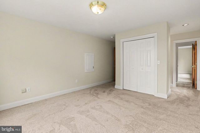 2394 FOREST HILLS DR, Harrisburg, PA 17112