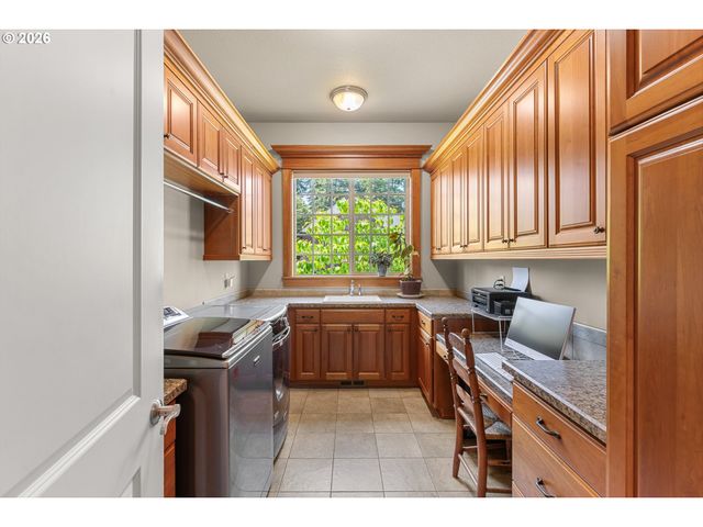 22680 Sw 96th Dr, Tualatin, OR 97062