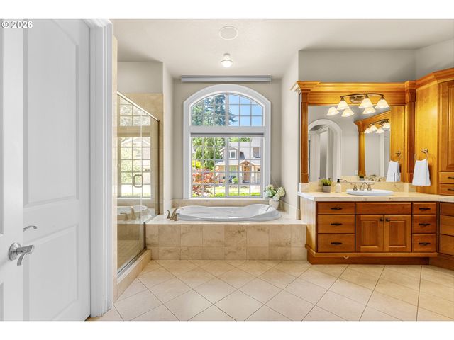 22680 Sw 96th Dr, Tualatin, OR 97062