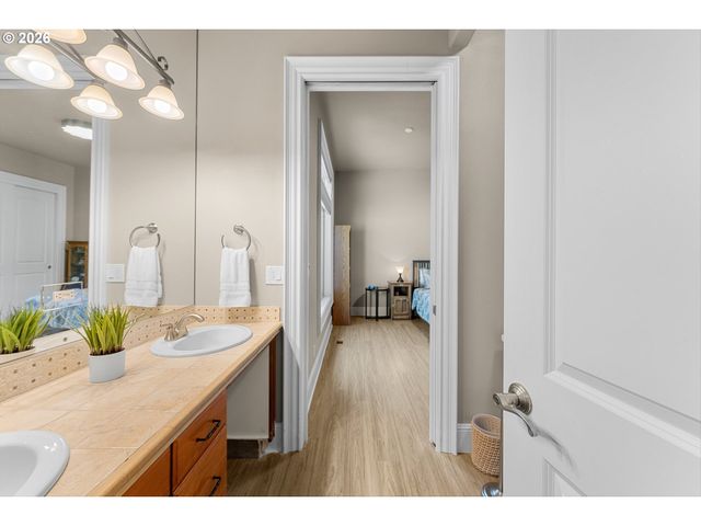 22680 Sw 96th Dr, Tualatin, OR 97062