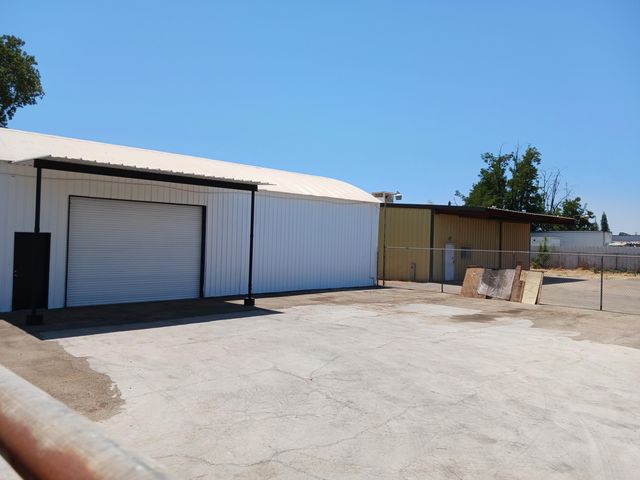 1149 E Houston Avenue, Visalia, CA 93292