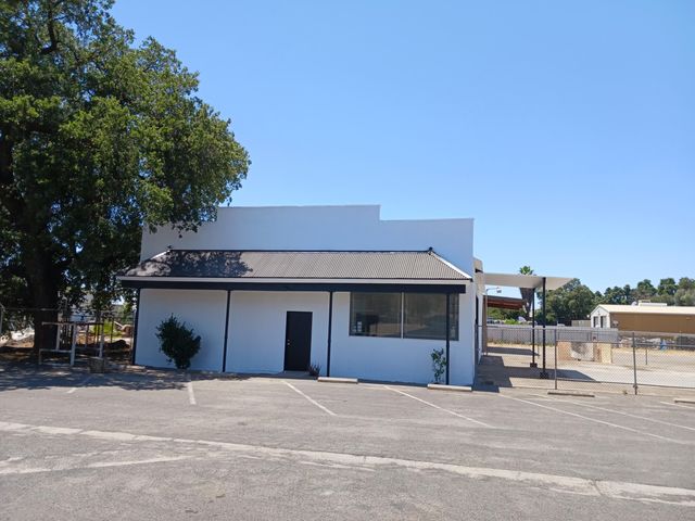 1149 E Houston Avenue, Visalia, CA 93292
