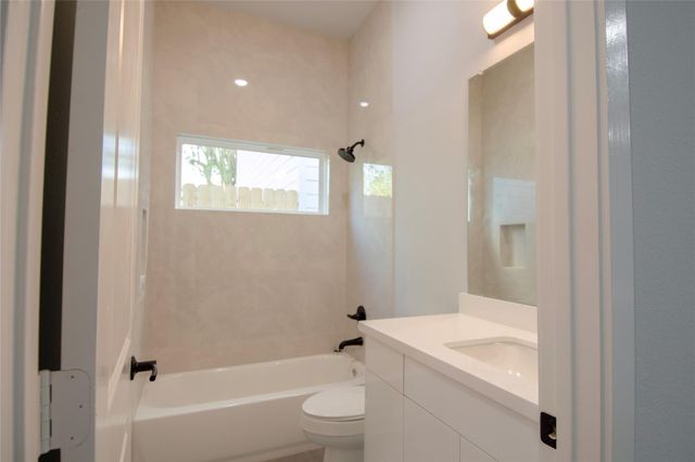 2830 Mansfield Street, Houston, TX 77091