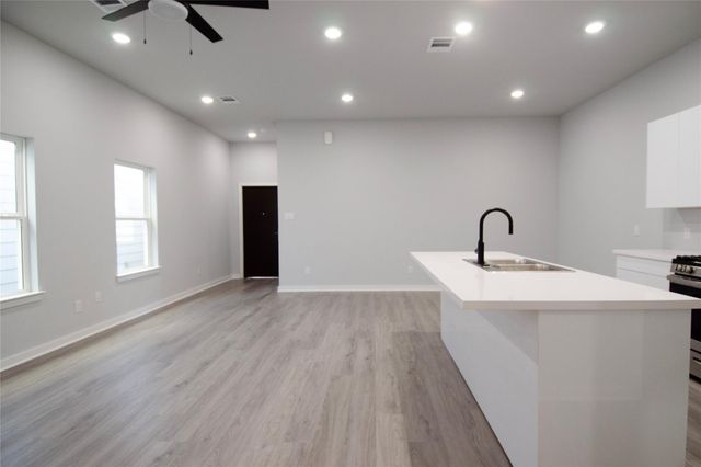 2830 Mansfield Street, Houston, TX 77091