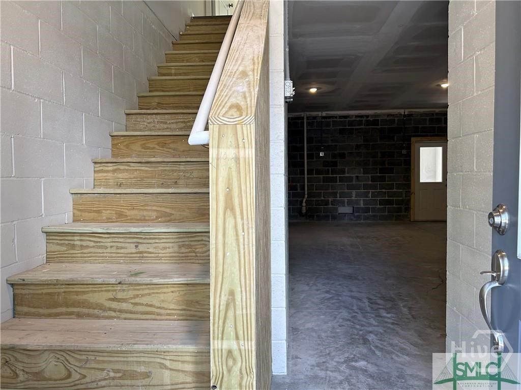 Image 2 of property listing at 113 Annoula Way, Savannah, GA 31419