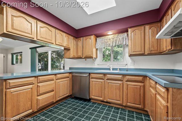 1311 Winchcombe Drive, Bloomfield Hills, MI 48304