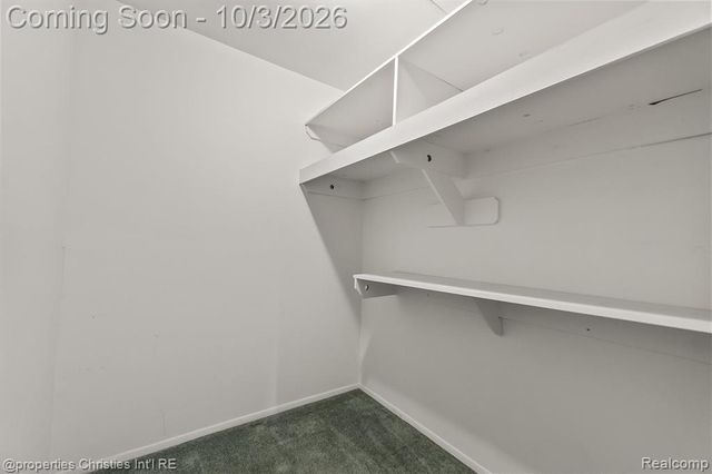1311 Winchcombe Drive, Bloomfield Hills, MI 48304