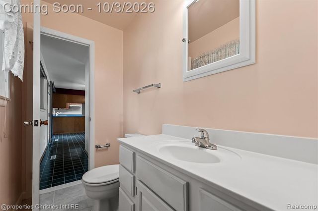 1311 Winchcombe Drive, Bloomfield Hills, MI 48304