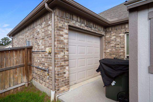 320 Red Maple Lane, Conroe, TX 77304