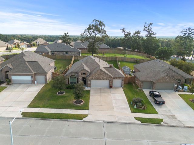 320 Red Maple Lane, Conroe, TX 77304