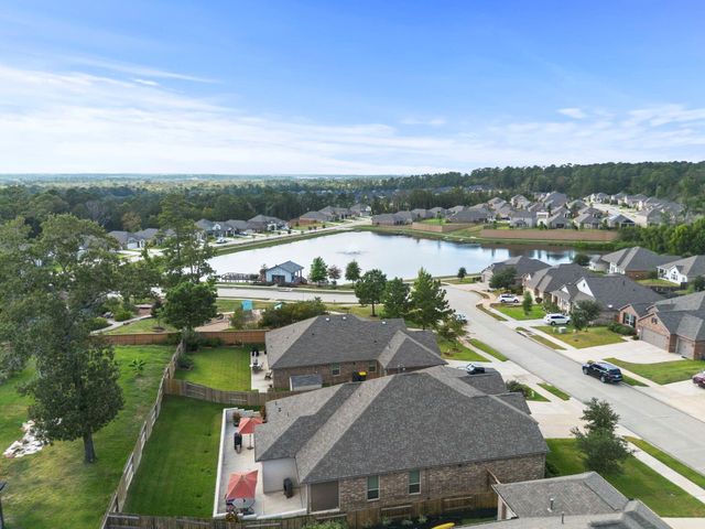 320 Red Maple Lane, Conroe, TX 77304