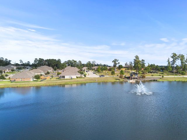 320 Red Maple Lane, Conroe, TX 77304