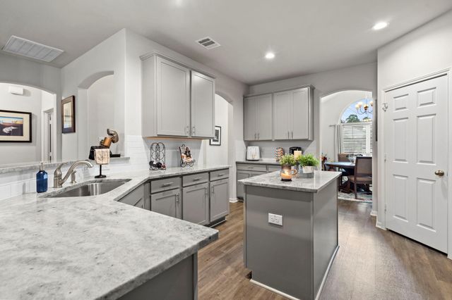 320 Red Maple Lane, Conroe, TX 77304