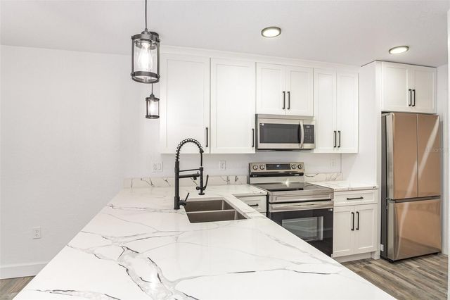 1000 S LOCUST AVENUE, Sanford, FL 32771