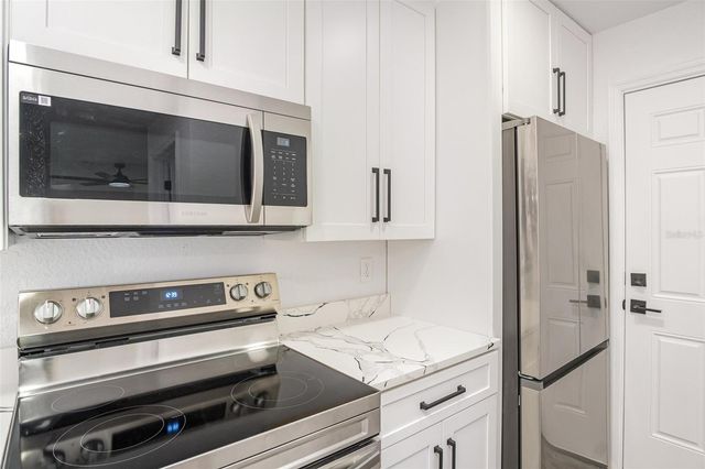 1000 S LOCUST AVENUE, Sanford, FL 32771