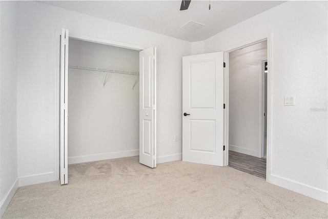 1000 S LOCUST AVENUE, Sanford, FL 32771