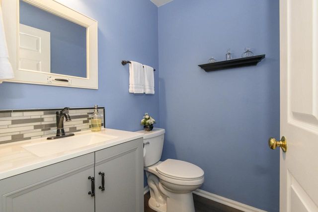 1132 Baldwin COURT, Mequon, WI 53092