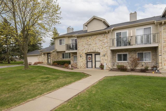 1132 Baldwin COURT, Mequon, WI 53092