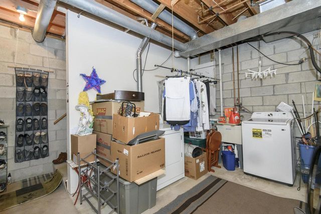 1132 Baldwin COURT, Mequon, WI 53092