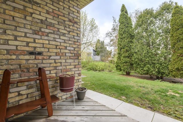 1132 Baldwin COURT, Mequon, WI 53092