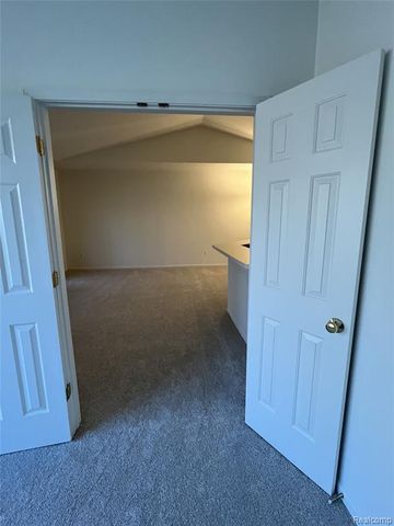 8133 Autumn Woods Trail, Ypsilanti, MI 48198