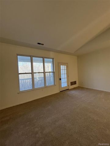 8133 Autumn Woods Trail, Ypsilanti, MI 48198