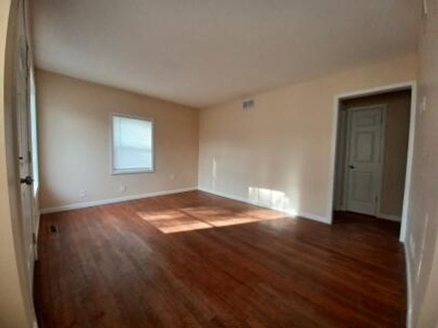 412 W South Street, Crown Point, IN 46307