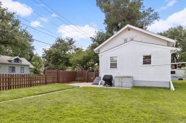 1043 Englewood Avenue, Saint Paul, MN 55104