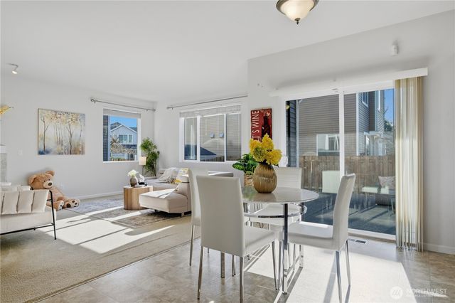 5025 S 215th st, Kent, WA 98032