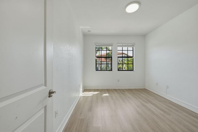 11562 SW 13th Lane, Pembroke Pines, FL 33025
