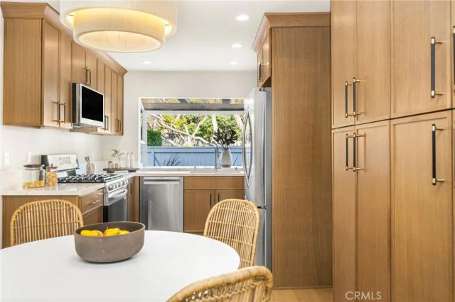 11 Thunder Trail 6, Irvine, CA 92614