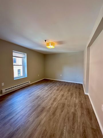 90 Fleet St Apt 3-2, Portsmouth, NH 03801