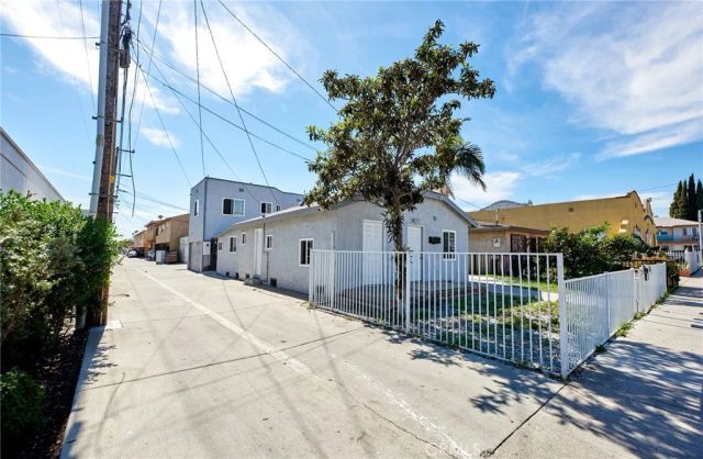 2514 Clarendon Avenue, Huntington Park, CA 90255