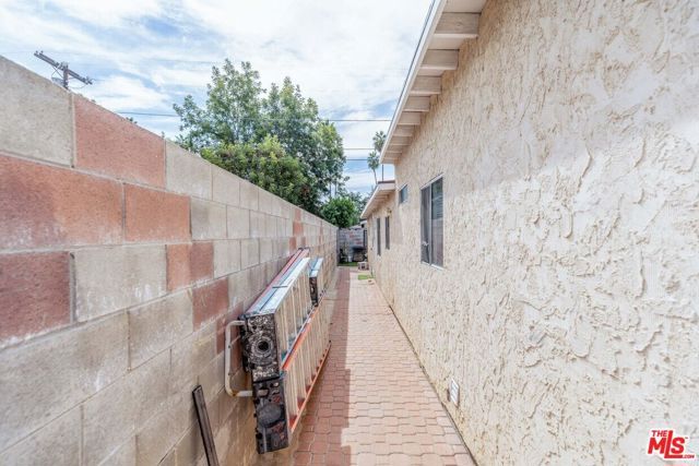 14646 Kittridge Street, Van Nuys (los Angeles), CA 91405