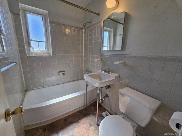 22305 Manor Road 226, Queens Village, NY 11427
