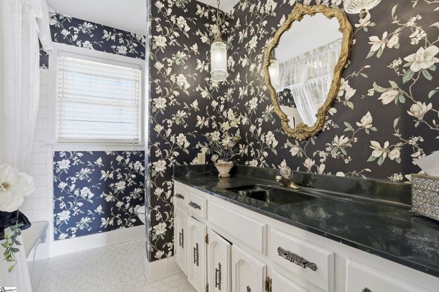 100 Overton Avenue, Greenville, SC 29617