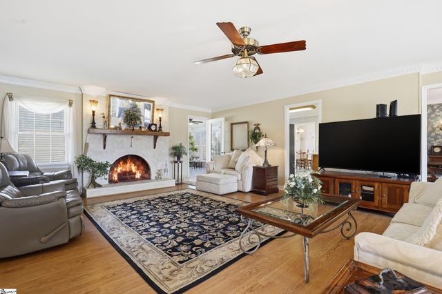 100 Overton Avenue, Greenville, SC 29617