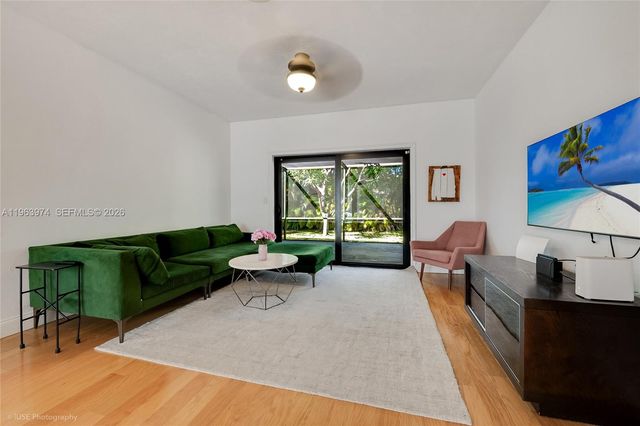 8425 SW 174th St, Palmetto Bay, FL 33157