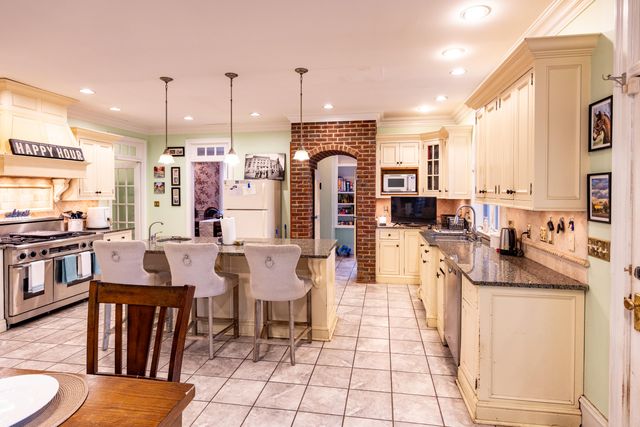 710 Jackstown Road, Paris, KY 40361