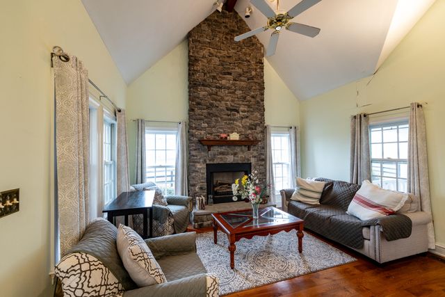 710 Jackstown Road, Paris, KY 40361