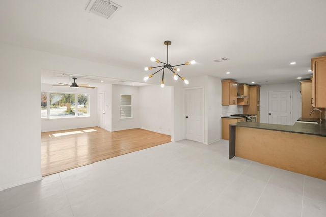 5022 Hazelton Street, Houston, TX 77035